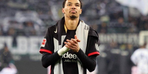 红魔转会室再酿惊天冤案？德甲注水肉前锋竟获童年偶像特权通行证