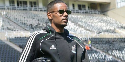 这树能上？！曝利物浦买维尔茨后不罢手 砸钱追伊萨克